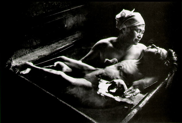 © W. Eugene Smith: Toimoko in Her Bath