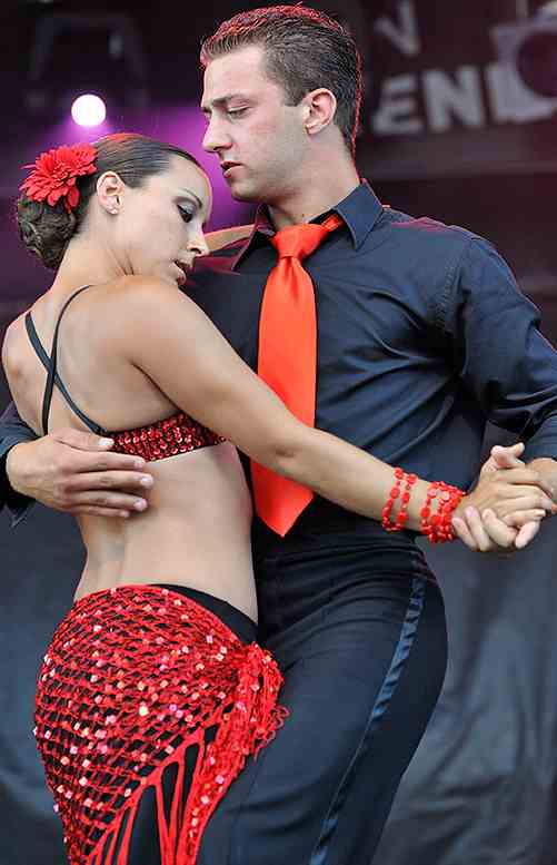 © Denis Beaumont of Bahia Studio dance couple.